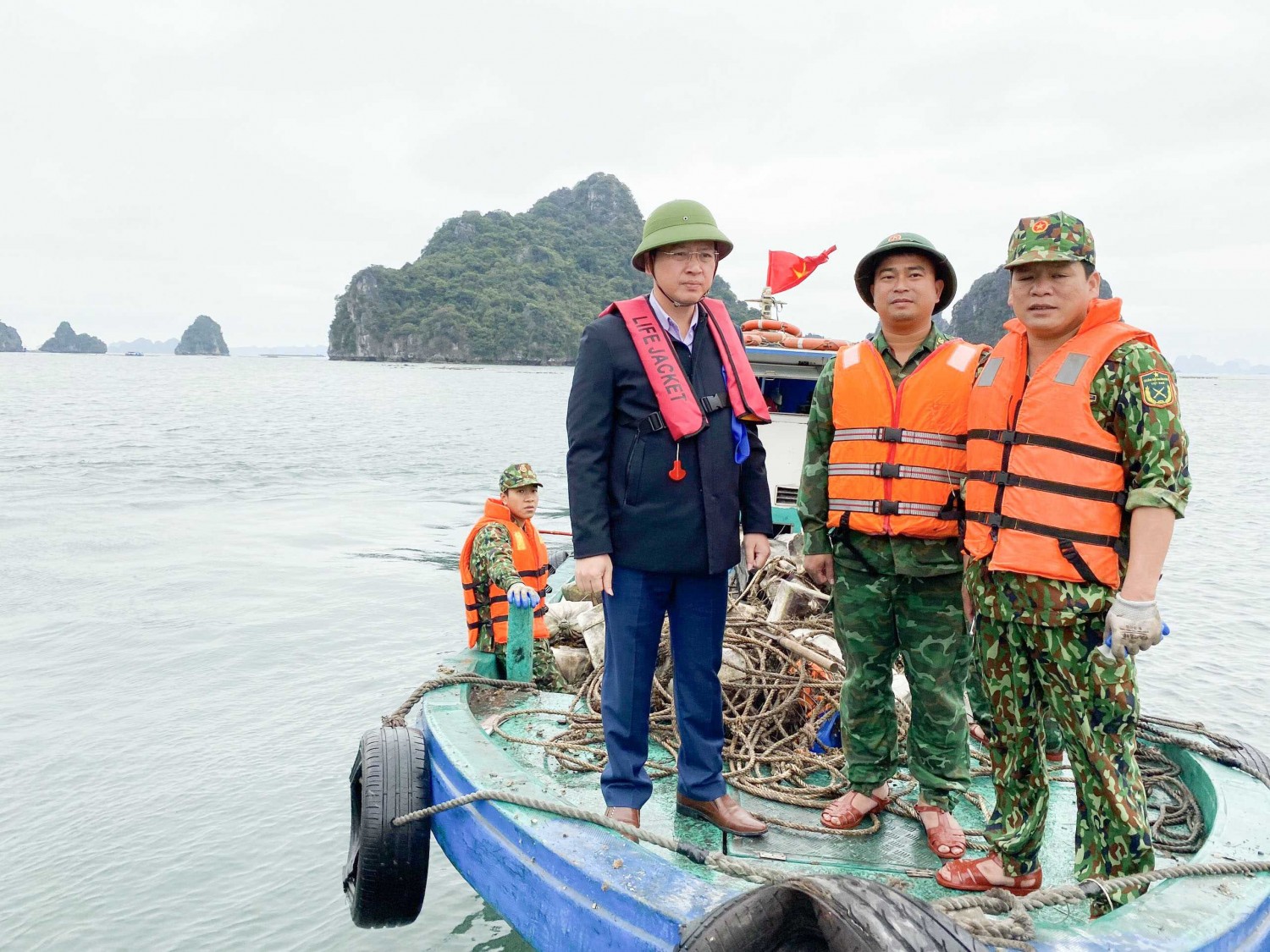 Thông tin triển khai đợt cao điểm ra quân làm sạch môi trường biển Thành phố Cẩm Phả ( Bản tin số 9, ngày 09/4/2023)