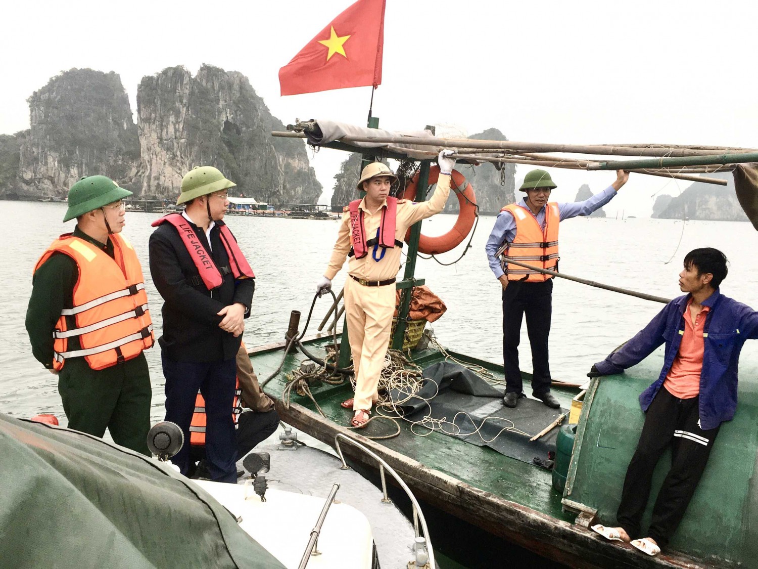 Thông tin triển khai đợt cao điểm ra quân làm sạch môi trường biển Thành phố Cẩm Phả ( Bản tin số 14, ngày 14/4/2023)